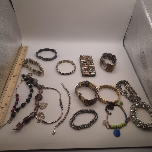 Lot Of 16 Used Unbranded Bracelets - Picture 1 of 9